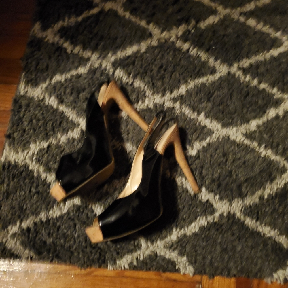 Heels - Picture 2 of 3